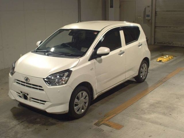 3161 Daihatsu Mira e s LA360S 2017 г. (TAA Kyushu)